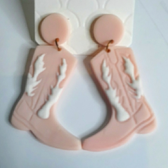 CLAY WESTERN STYLE BOOTS DANGLE EARRING - Picture 2 of 8